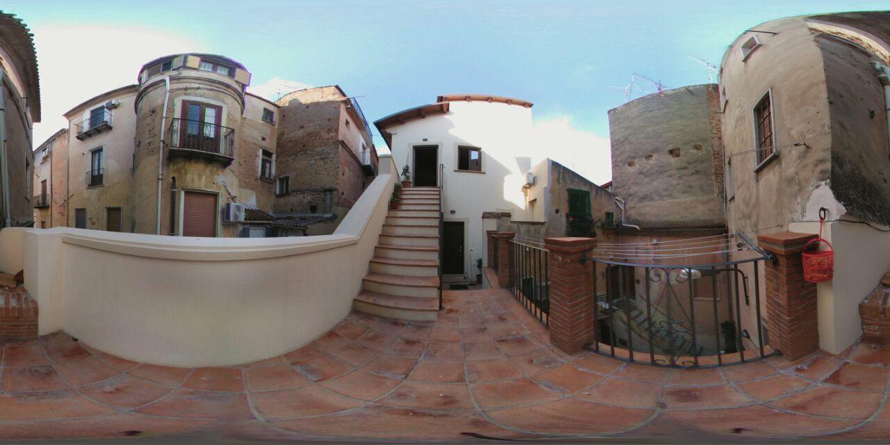 Sotto Il Castello Bed & Breakfast Corigliano Calabro Exterior photo